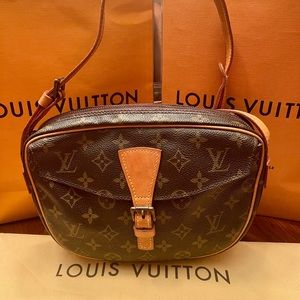 SOLD ❌❌ Authentic Louis Vuitton Jeune Fille MM